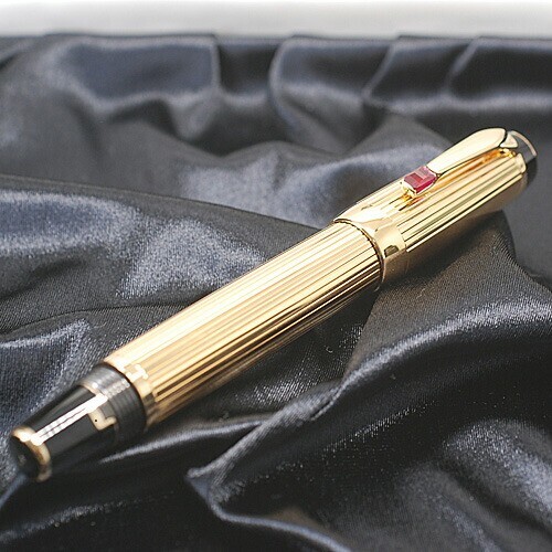 Montblanc Boheme Gold Plated Rouge Fountain Pen Nib M 18K 750