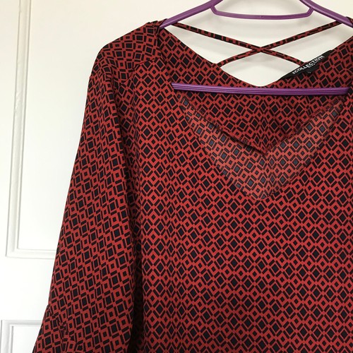 Debenhams Red Blue Geometric Top UK Size 14 Long Bell Sleeve V Neck Blouse - Picture 3 of 10