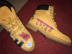 acrylic paint on timberlands