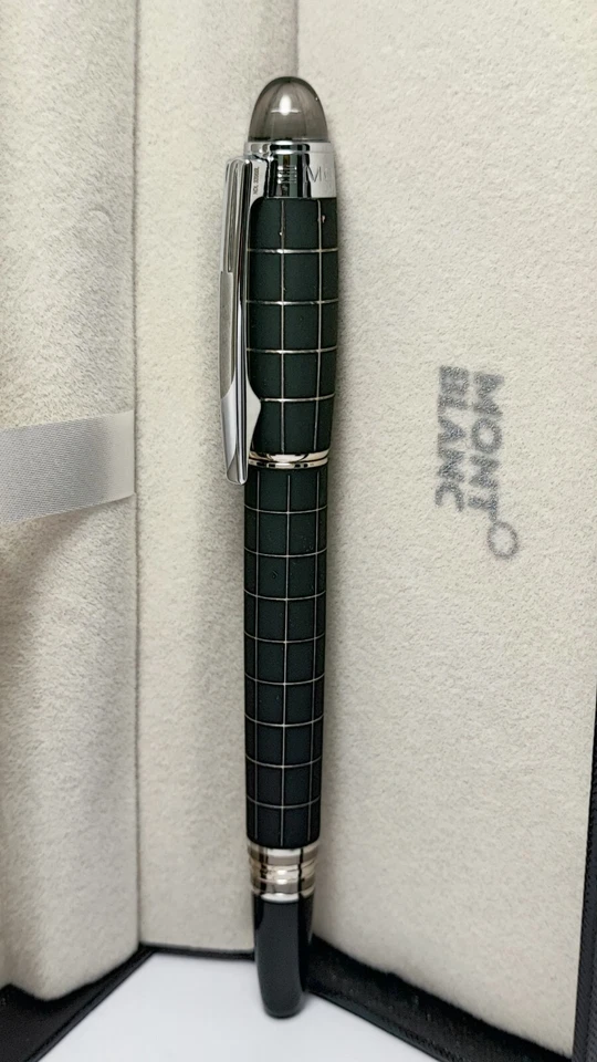 Pluma estilográfica Montblanc Starwalker negra mate + clip plateado | Usada Foto 4 de 4