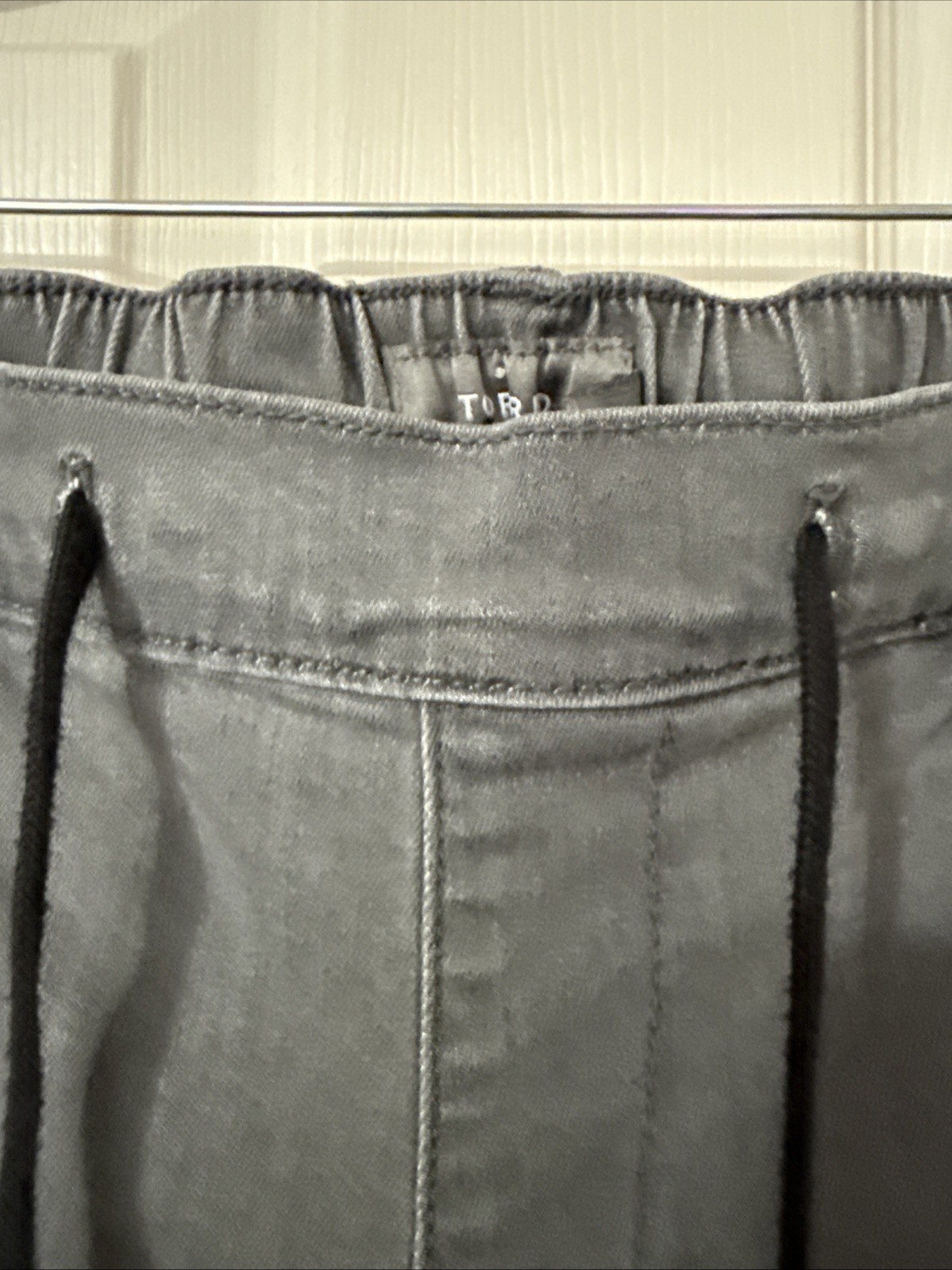 EUC Torrid Grey Pull On Drawstring Side Stripe Cr… - image 3