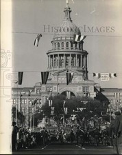 Press Photo Governor Preston Smith's parade in downtown Austin, Texas