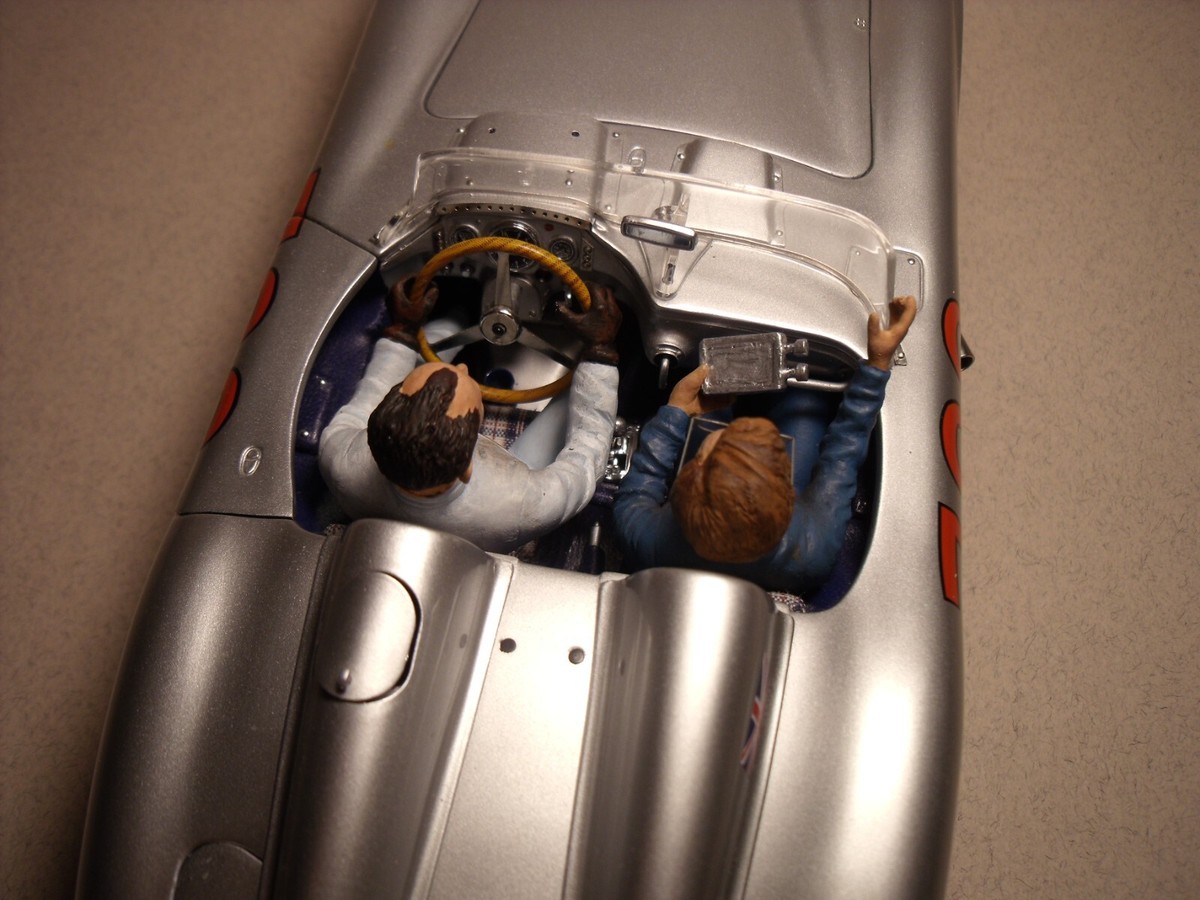 1/18 FIGURES MOSS JENKINSON MILLE MIGLIA VROOM PAINTED CMC