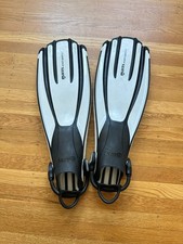 Mares Avanti Quattro Open Heel with bungee strap Scuba Snorkeling Fins