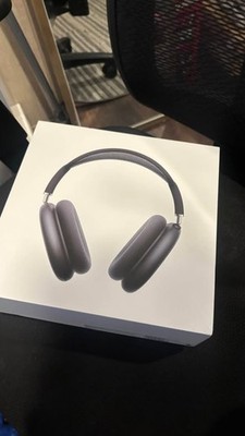 Apple AirPods Max Wireless Over-Ear Headset - Space Gray