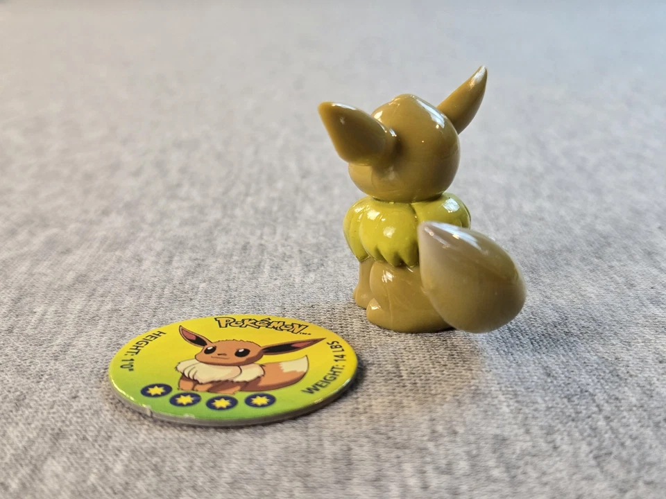 Figura de acción vintage 1998 Pokemon Eevee Tomy con Collector Pog Nintendo #133 Foto 2 de 4