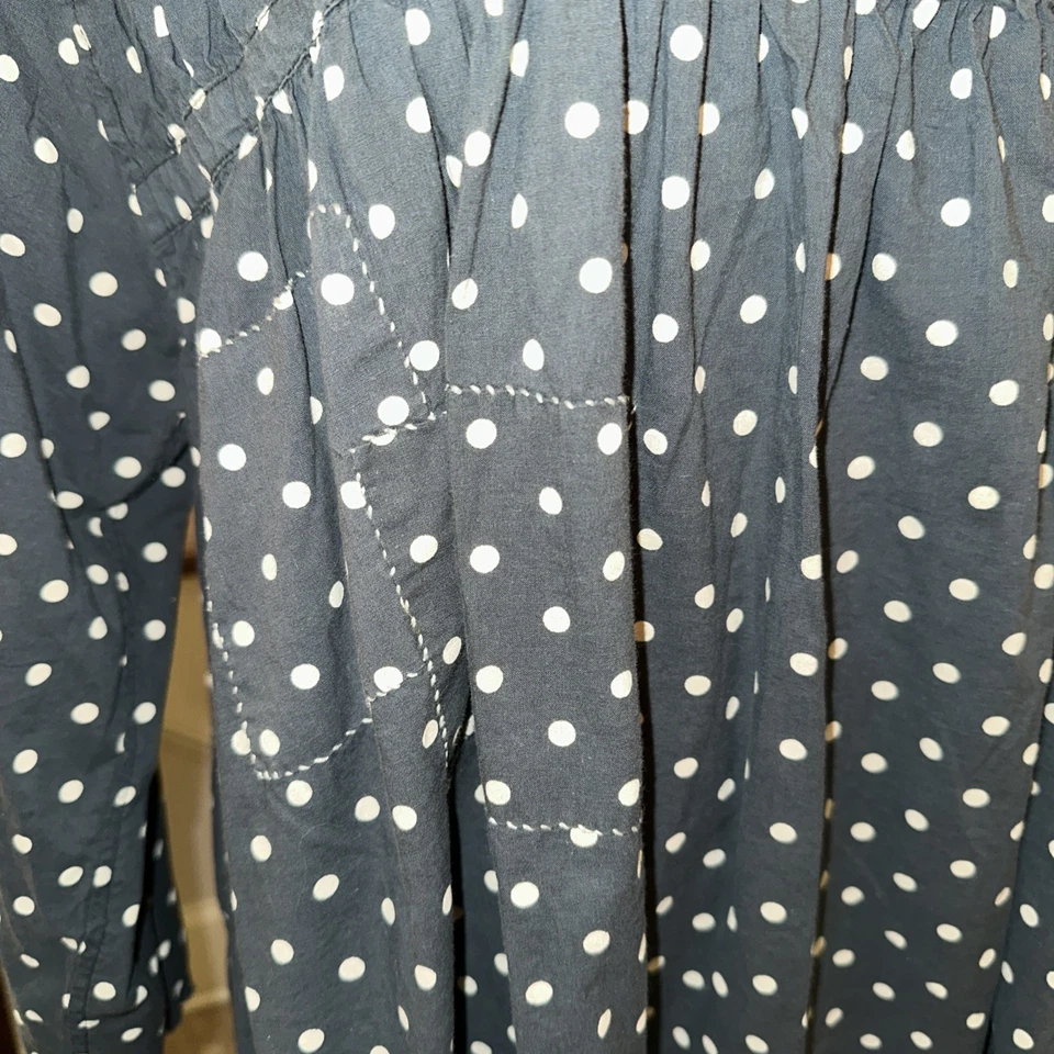 Blusa de lunares azul marino con perlas Magnolia Foto 3 de 4