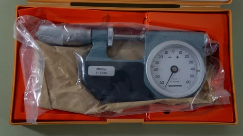 Mitutoyo 510-301 Indicating Micrometer 0-25mm , 0.001mm , 510 Series , New 