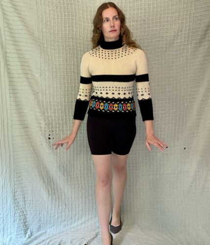 Vintage 60s Black & Ivory Wool Floral Mid Century Sweater by Nan Dorsey size S/M - Picture 5 of 14