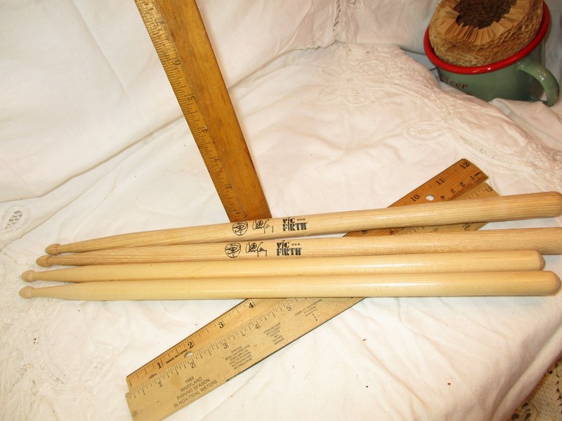 VIC FIRTH DANNY CARRY SIGNATURE DRUMSTICKS AND 1 UNMARKED SET