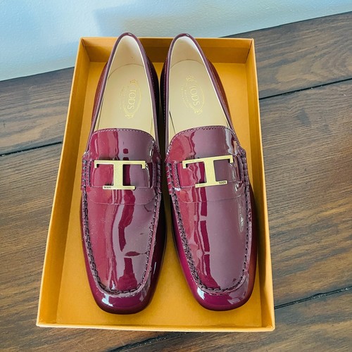 Tod's XW20C0CX50OW0R821 Mocasín Cuero Granate Patente Zapato con T latón, Talla 40 - Imagen 9 de 16