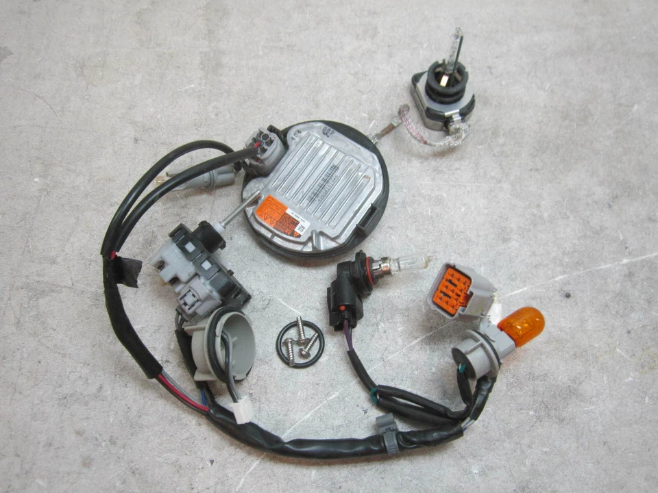 em11018 Subaru Legacy Outback 2015 2016 2017 RH Headlight Wiring Harness OEM - Image 3 of 4