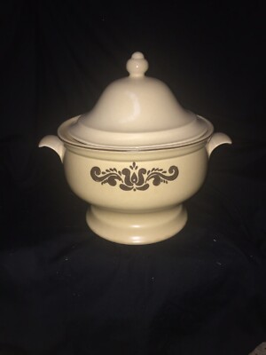 Pfaltzgraff Village Brown Beige Soup Tureen with Lid USA 6-160
