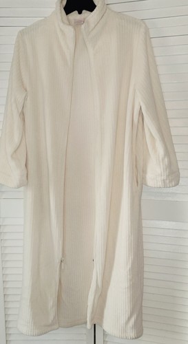 Cabernet Robe Womens Size L Housecoat Sleepwear Loungewear Zip Pockets Cream - Picture 3 of 10