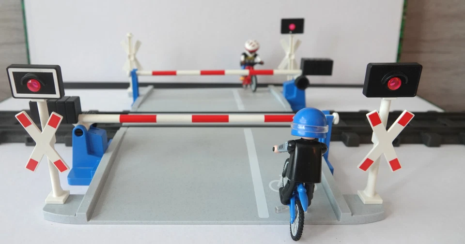 PLAYMOBIL - PASSAGE A NIVEAU POUR TOUTES LES REF TRAIN PLAYMOBIL - Photo 3/4