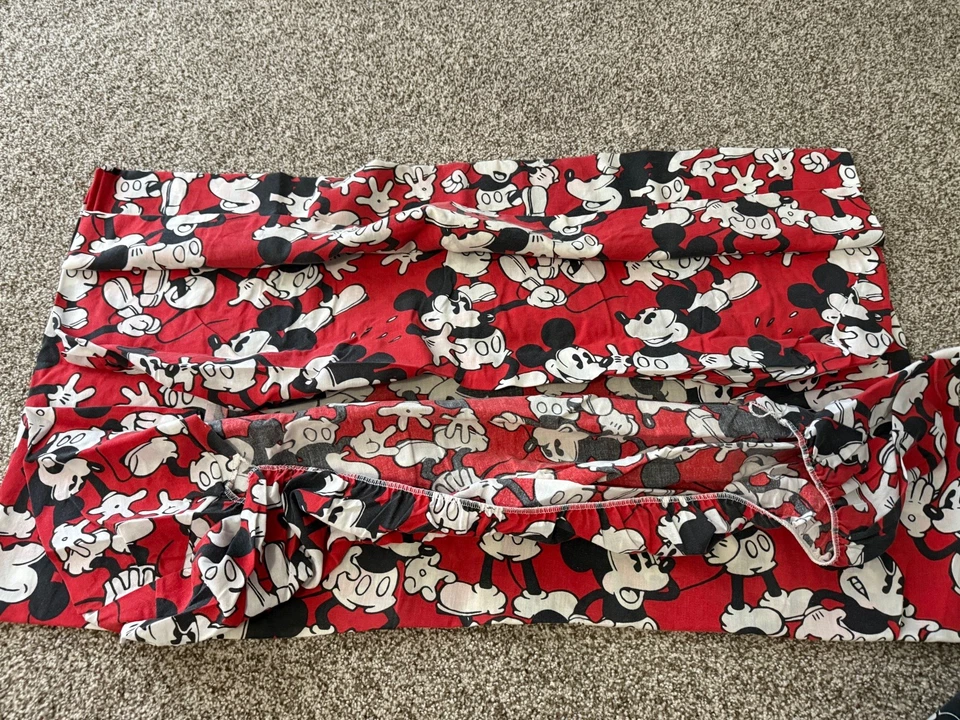 Vintage Mickey Mouse Disney Twin Sheet Set Black/Red Fitted Flat Pillow Cases - Image 4 of 4