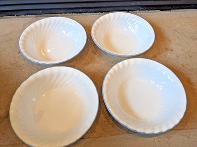 SET OF 4 - CORNING CORELLE - PINK TRIO SWIRL -  7 1/4'' SOUP CEREAL SALAD BOWLS