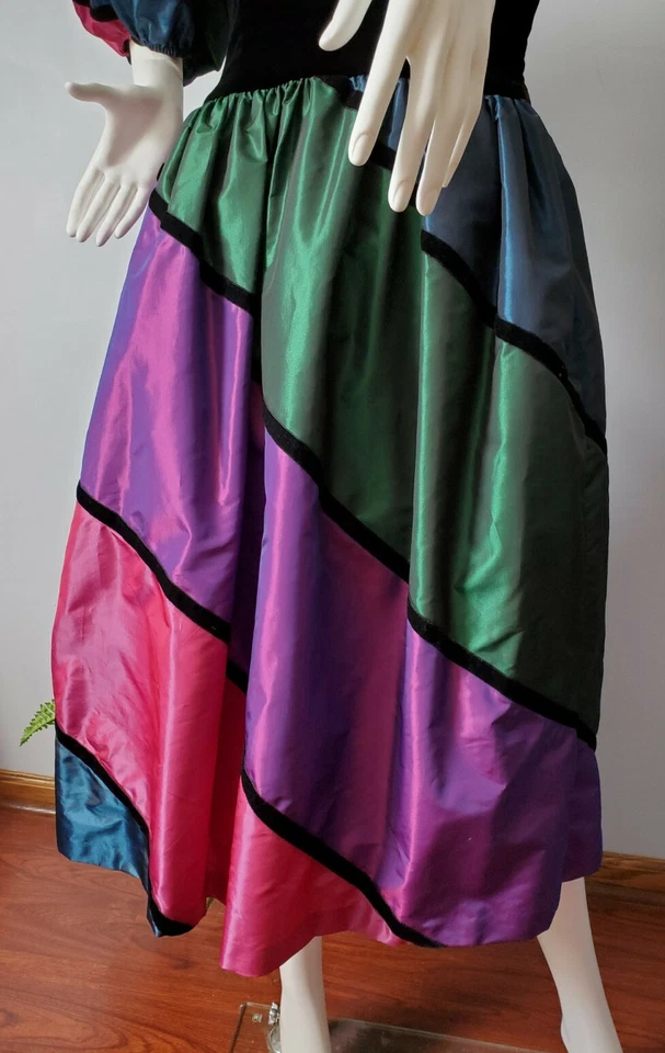 Vestido Enagua De Terciopelo Negro Tafetán Iridiscente Victor Costa De Colección Nieman's Talla 10 Foto 2 de 4