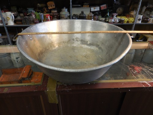 VINTAGE 25"ALUMINUM HANDMADE MOONSHINE STILL MASH MIXING PAN