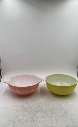 Pyrex Pink Yellow Gooseberry Glass Round Shaped Mixing Bowls Lot Of 2