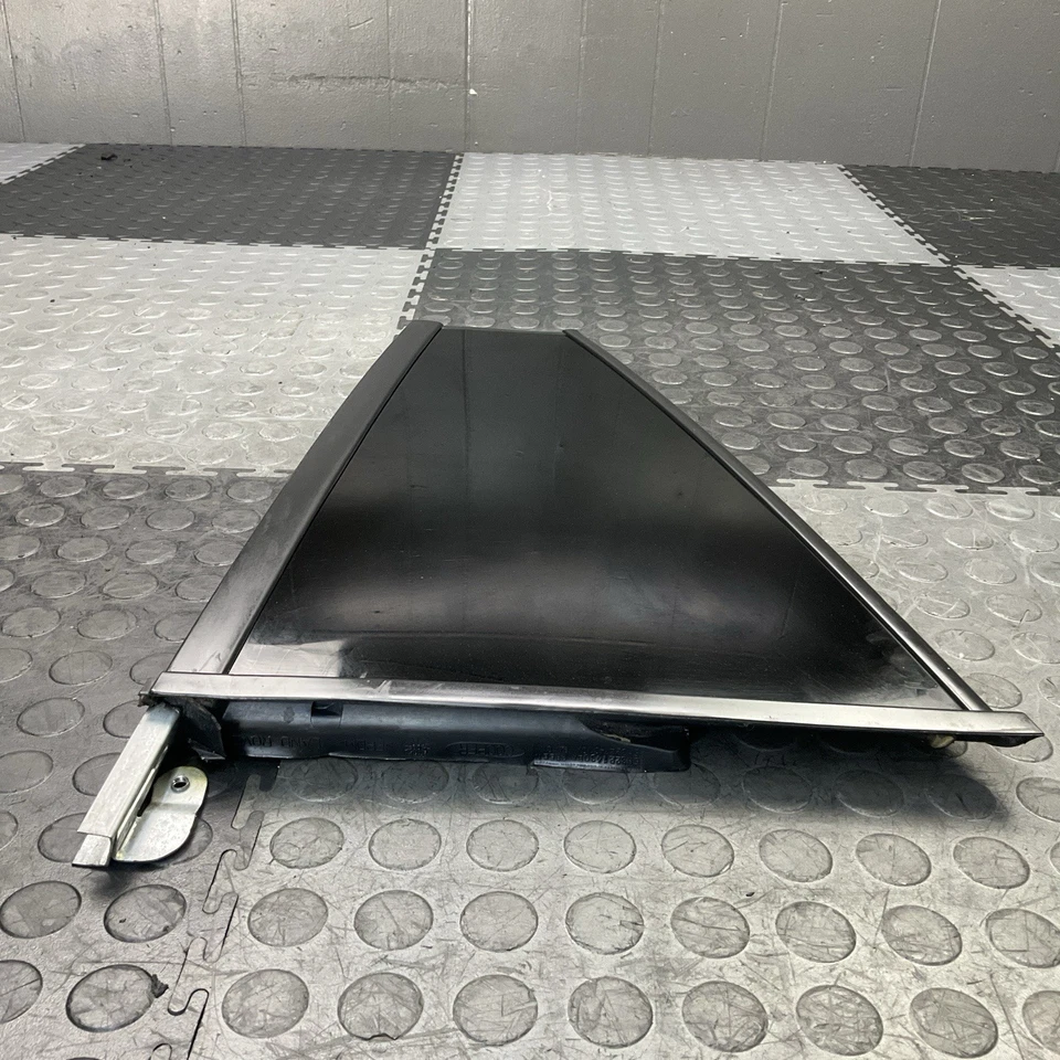 Land Rover Range Rover 2006-2013 cuarto trasero izquierdo ventana ventilación vidrio OEM Foto 3 de 4