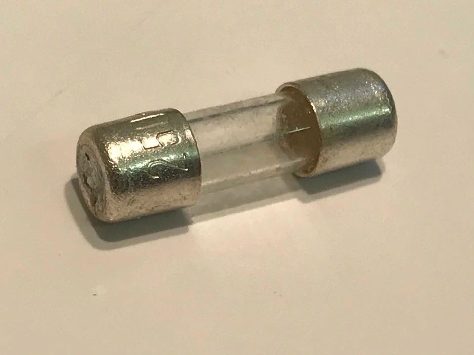 15MM GLASS 250mA FUSE VINTAGE BELLING-LEE L562-250MA (x1) bda11a