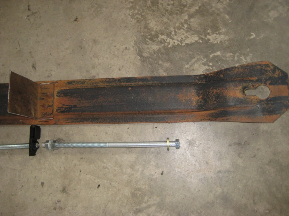 1967 a 1972 Ford Truck F100 pneu sobressalente, porta-rodas com novo parafuso/hardware - Imagem 3 de 4