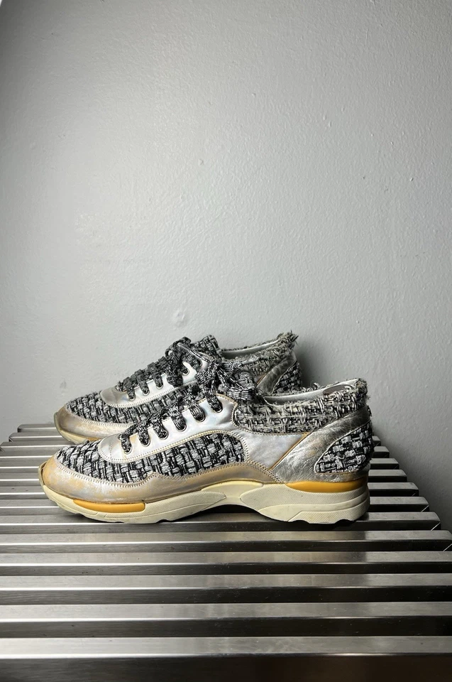 Zapatillas deportivas Chanel CC Supermarket Tweed metálicas doradas plateadas zapatos G30442 Foto 4 de 4