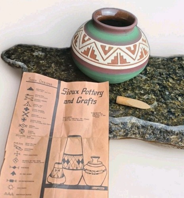 #ad Marie Black Tail Deer Sioux Lakota Pottery Signed Wheel Thrown SD Sgraffito Tool $145.00