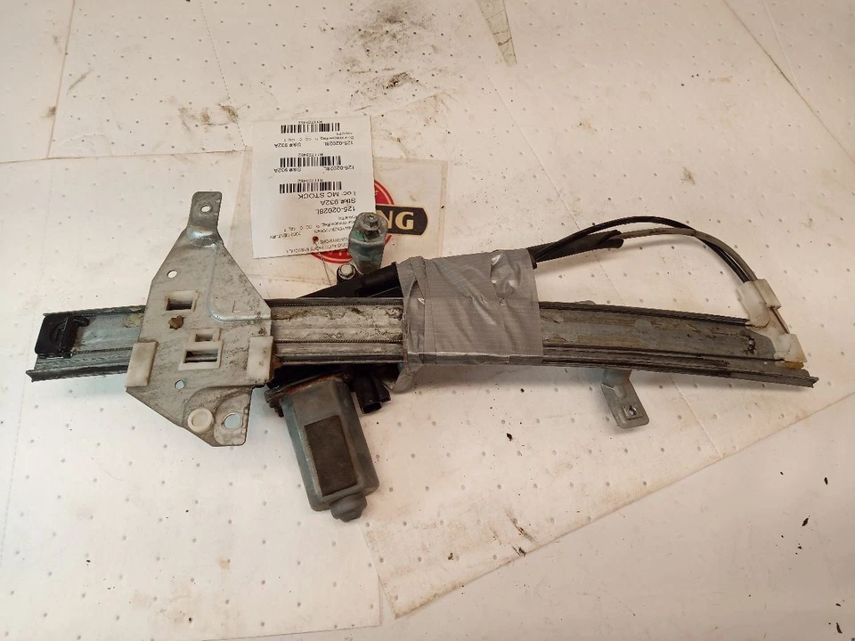 Regulador ventana delantera izquierda conductor con motor de 2002 Buick Century 11723452 Foto 3 de 4