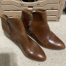 Frye And Co Ankle Bootie Size 8, Double Zipper, Caramel Brown Color