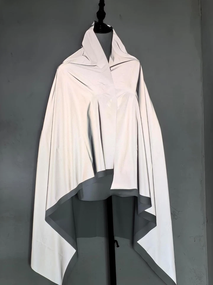 Tela reflectante plateada de alta visibilidad gris material suave coser para ropa... Foto 4 de 4