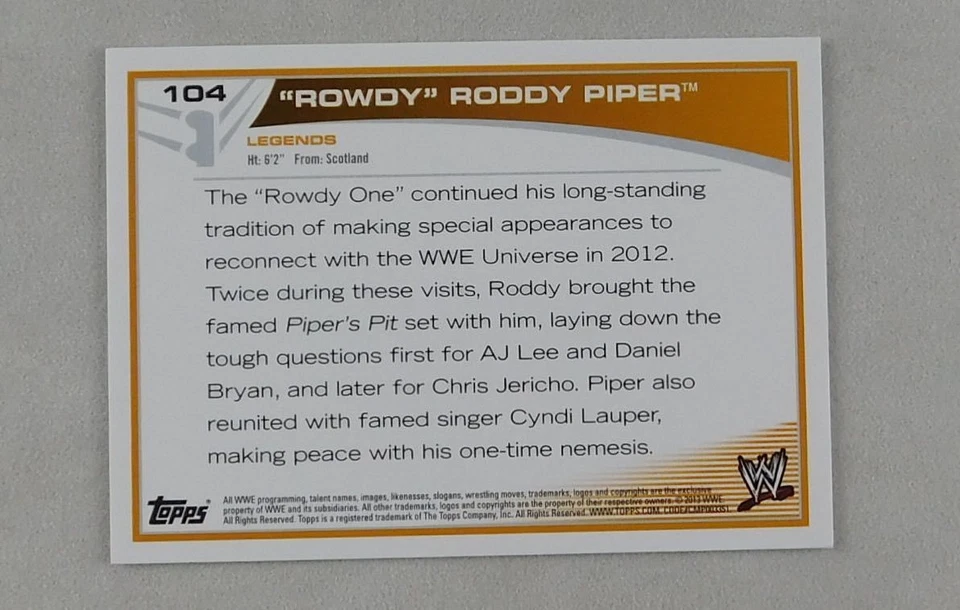 Tarjeta coleccionable de lucha libre Rowdy Roddy Piper WWE WWF Topps Legend Superstar #104 Foto 2 de 2