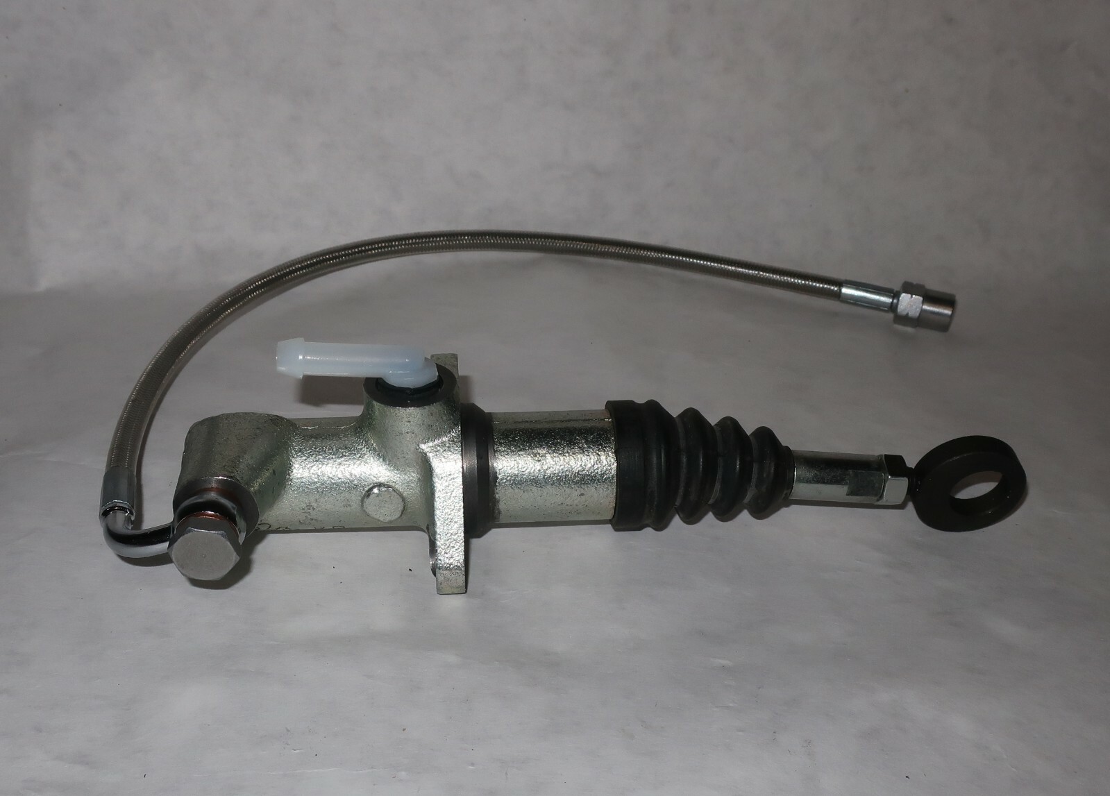 Maserati Biturbo  CLUTCH MASTER CYLINDER  ZF Transmission 318220101 Braided Hose