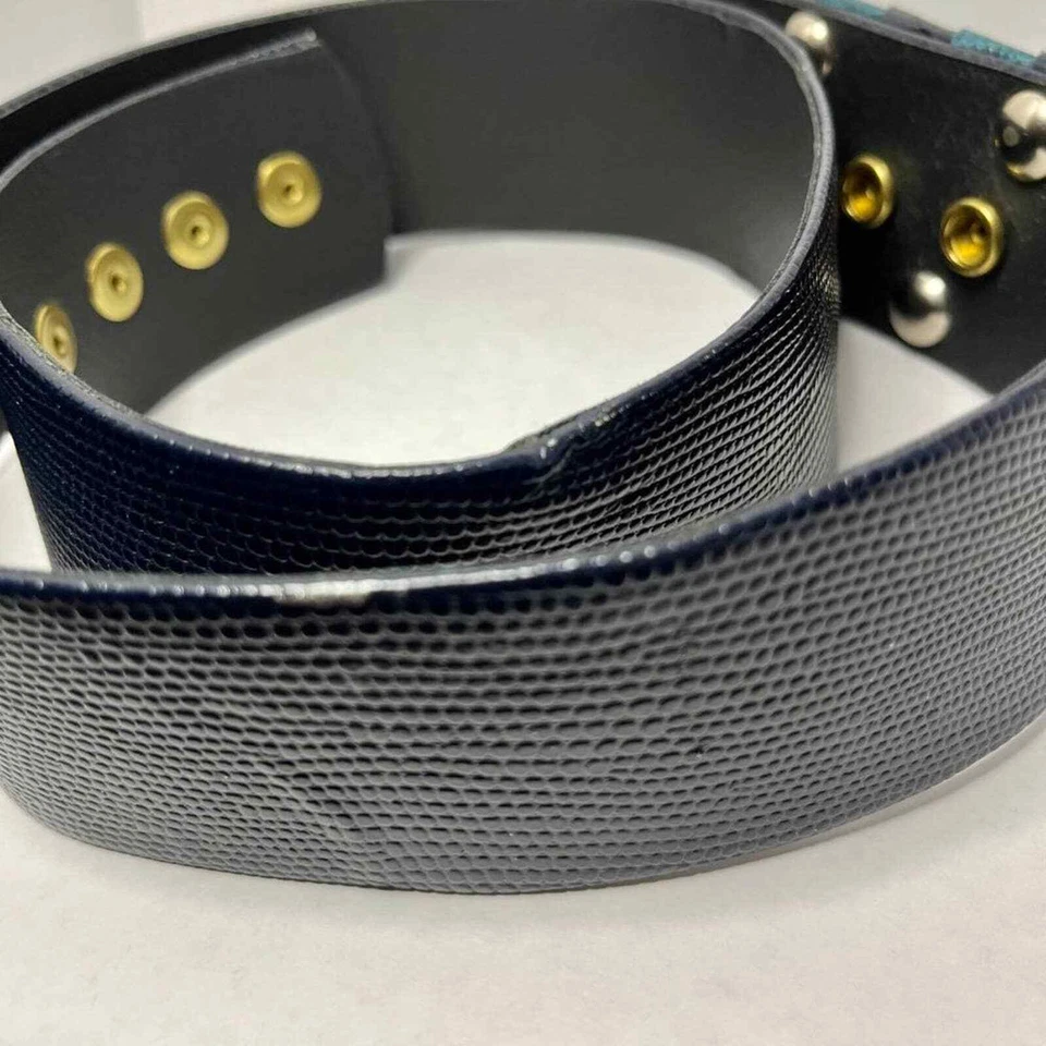 Vintage Snakeskin Belt Made in Austria SZ M Gold Details Snap Closure - Imagem 2 de 4