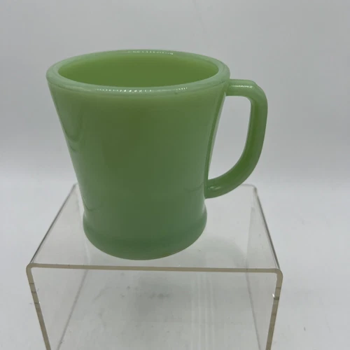 RARE Vintage Fire King  Jadeite flat bottom D Handle Mug Rolled Base 1948-1950