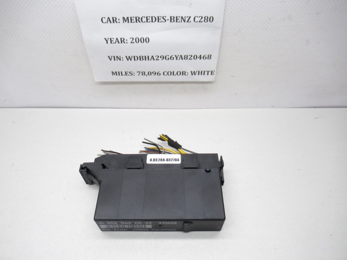 2025/02/02(日) 2000 98 MERCEDES BENZ C230 W202 Lamp Control Unit Relay