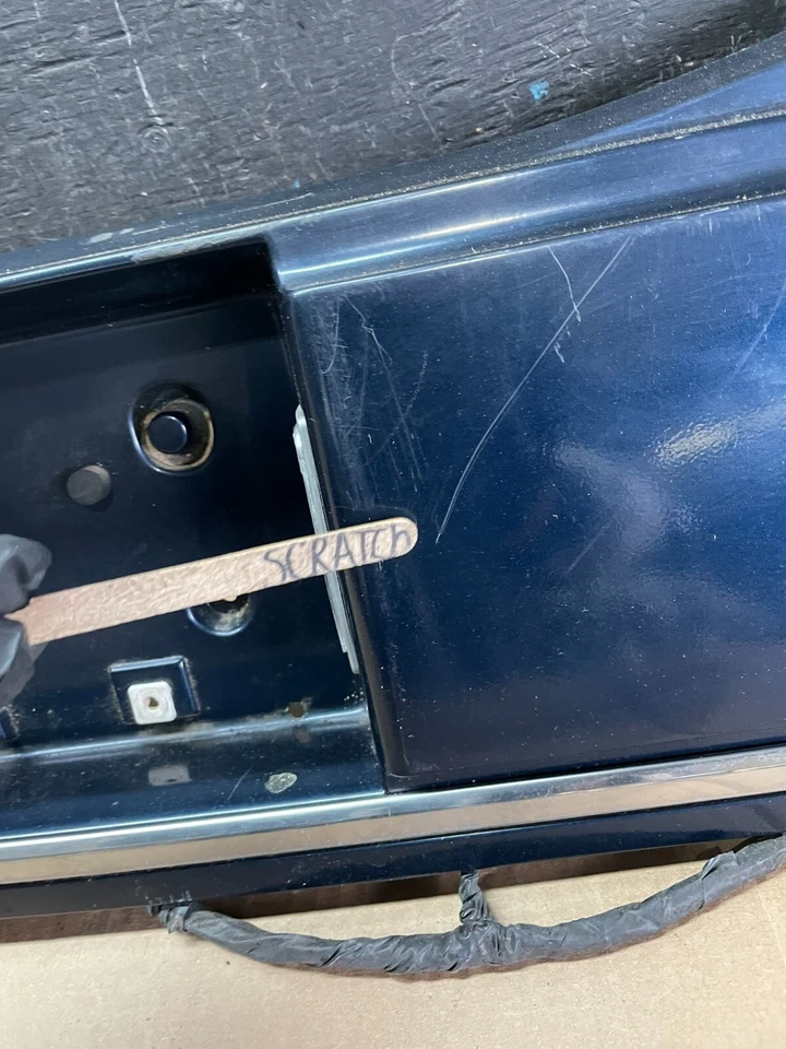 Oldsmobile Delta 88 1986-1990 panel de luz trasera fabricante original cenefa relleno M9012 DG Foto 4 de 4