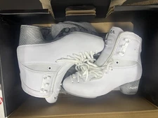 New In Box Aura Sky 100 Figure Skate Boot Women’s 245 C Width