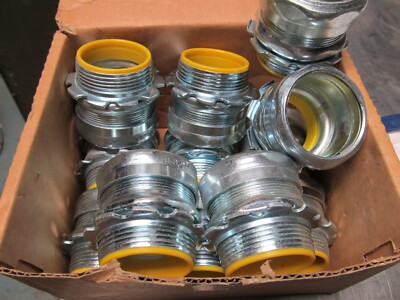 ''LOT OF 12'' Cooper/Crouse-Hinds 1654 Compression Type Box Connectors 1-1/2''