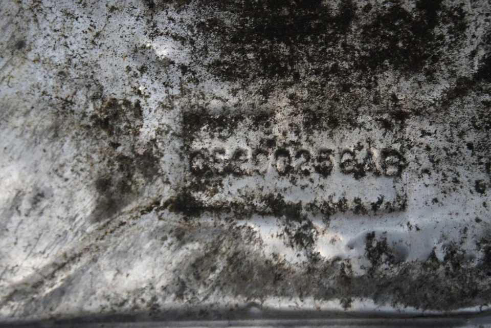 Panel de protección térmico del tanque de combustible de gasolina delantero 5290256AB Dodge Viper SRT10 04 Foto 4 de 4