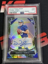 2019 Panini Prizm Daniel Jones Rookie Auto Camo Rookie /25 Giants PSA 9