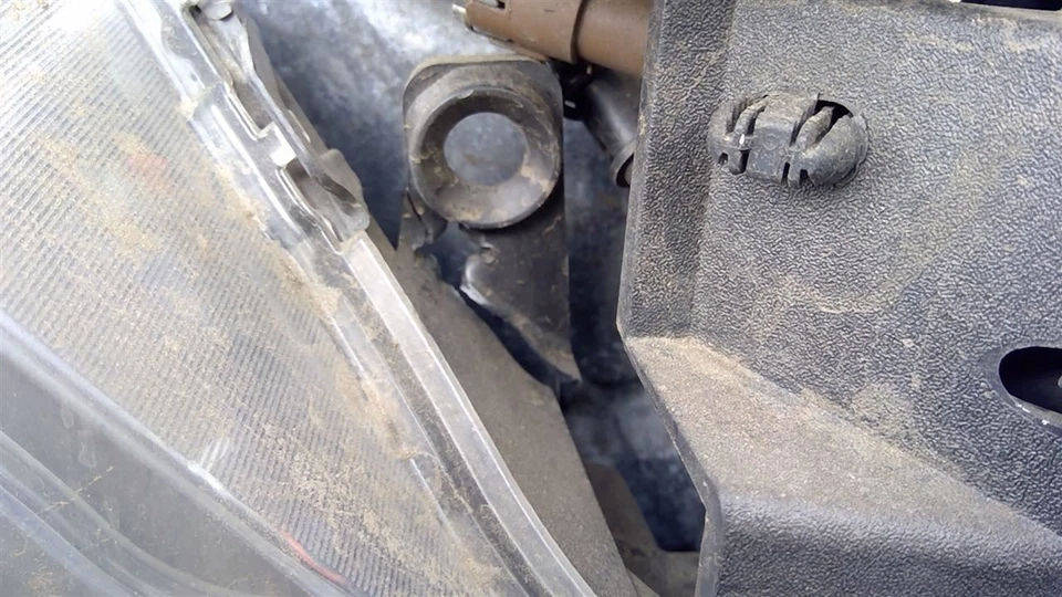 Passenger Headlight LED Without Signature Headlamps Fits 21-25 BRONCO 2048322 - Image 3 of 4