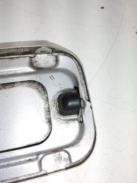 1999 BMW 540I E39 СЕРЕБРЯНАЯ ТОПЛИВНАЯ ДВЕРЬ - Изображение 4 из 4