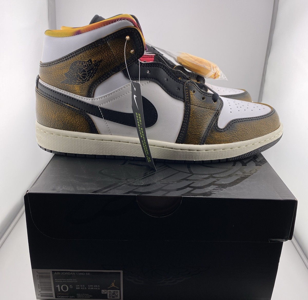 Nike Air Jordan 1 Mid SE Shoes Black Taxi White DQ8417-071 Men's