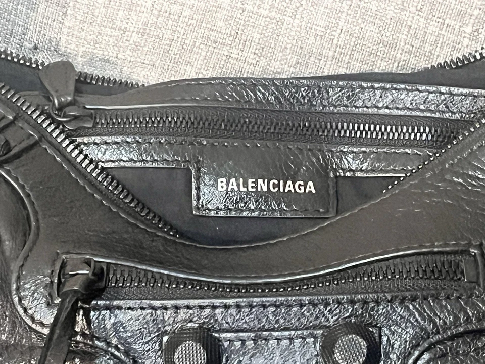 Balenciaga Le Cagole Cuero Negro Pequeño, Falta Correa para el Hombro Foto 3 de 4