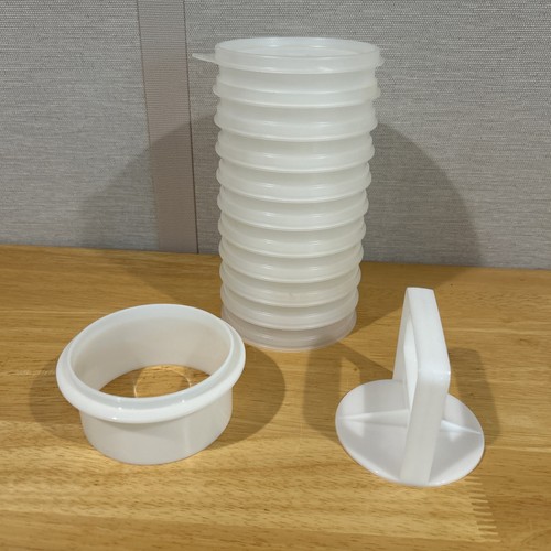VINTAGE TUPPERWARE 4" HAMBURGER PRESS W/10 KEEPERS #882 1 SEAL #215 PRESS RING