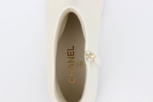 AUT CHANEL PEARL ANKLE BOOTS IVORY & BLACK SZ"39.5"RET$1898 WHAT BERGAIN - Picture 7 of 15