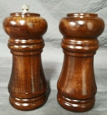 VINTAGE 5" DARK WOOD SALT SHAKER  PEPPER MILL - MADE IN TAIWAN