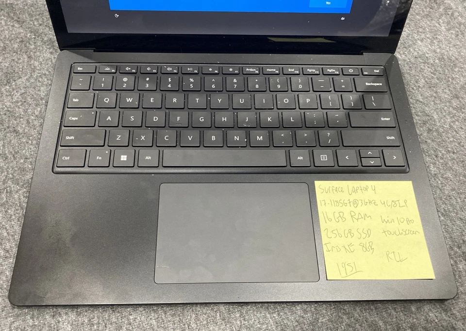Microsoft Surface Laptop 4 13.5 i7-1185G7 @3GHz 16GB 256GB SSD Negro Foto 2 de 4